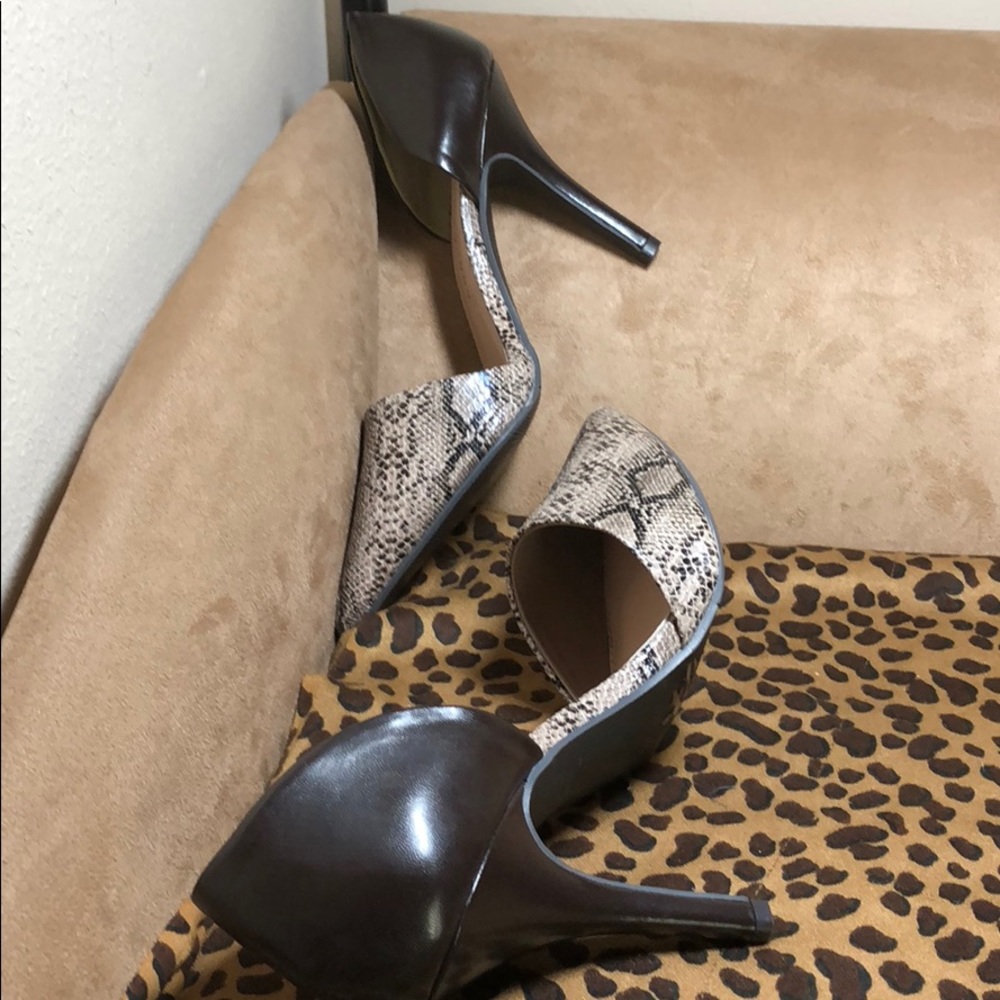 New, hot 4” brown/reptile look heels size 11